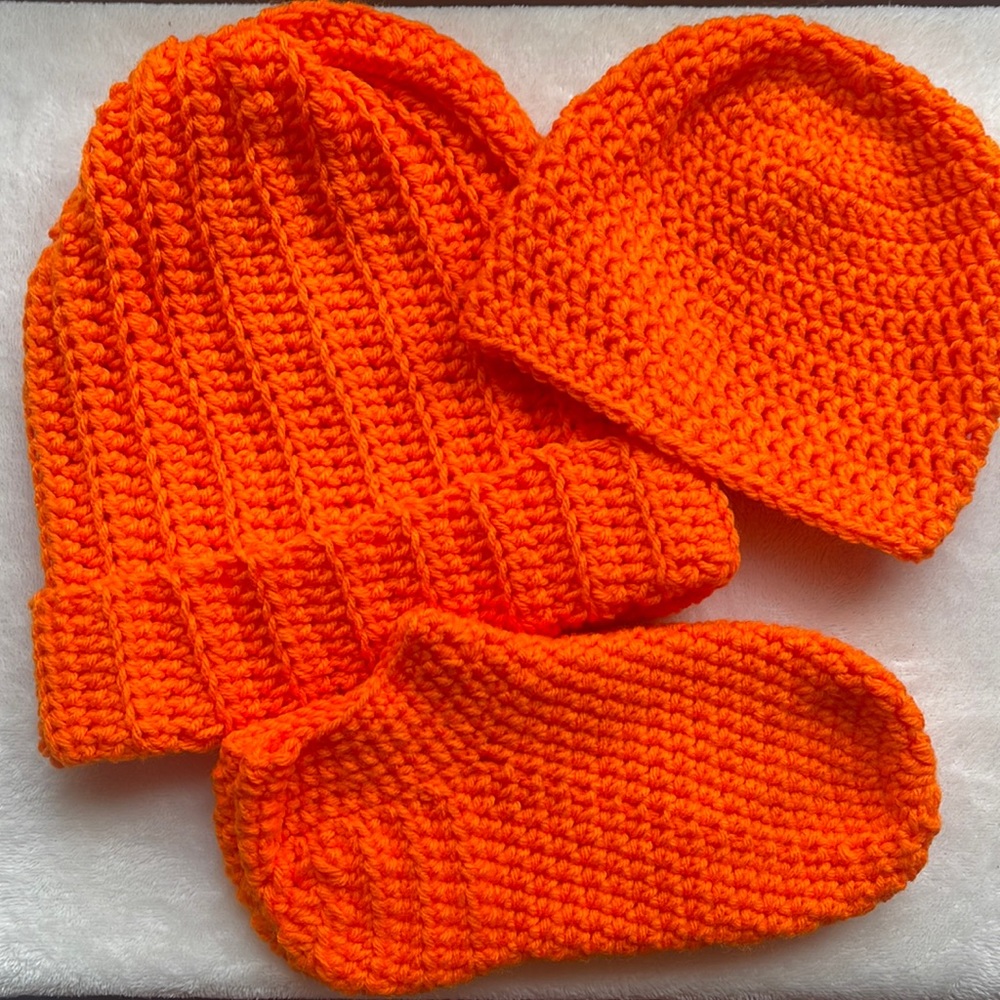 ❄️ Handmade Crochet Set - Picture 2 of 5